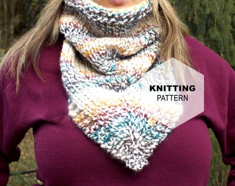 Knitting Pattern // Cowl Chunky Triangle Knit // The Hudson Cowl