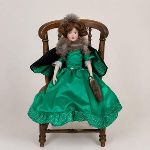 lady of the manor dresses Dress Like a Lady of the Manor: Elegance in London Style
