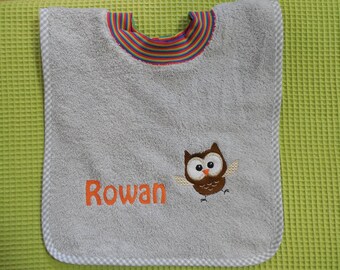 Towel bib with name and embroidery Drab Bib