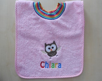 Towel bib with name and embroidered image