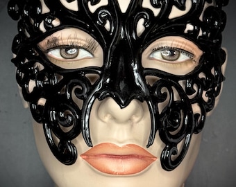 Eden Eyez Latex Mask