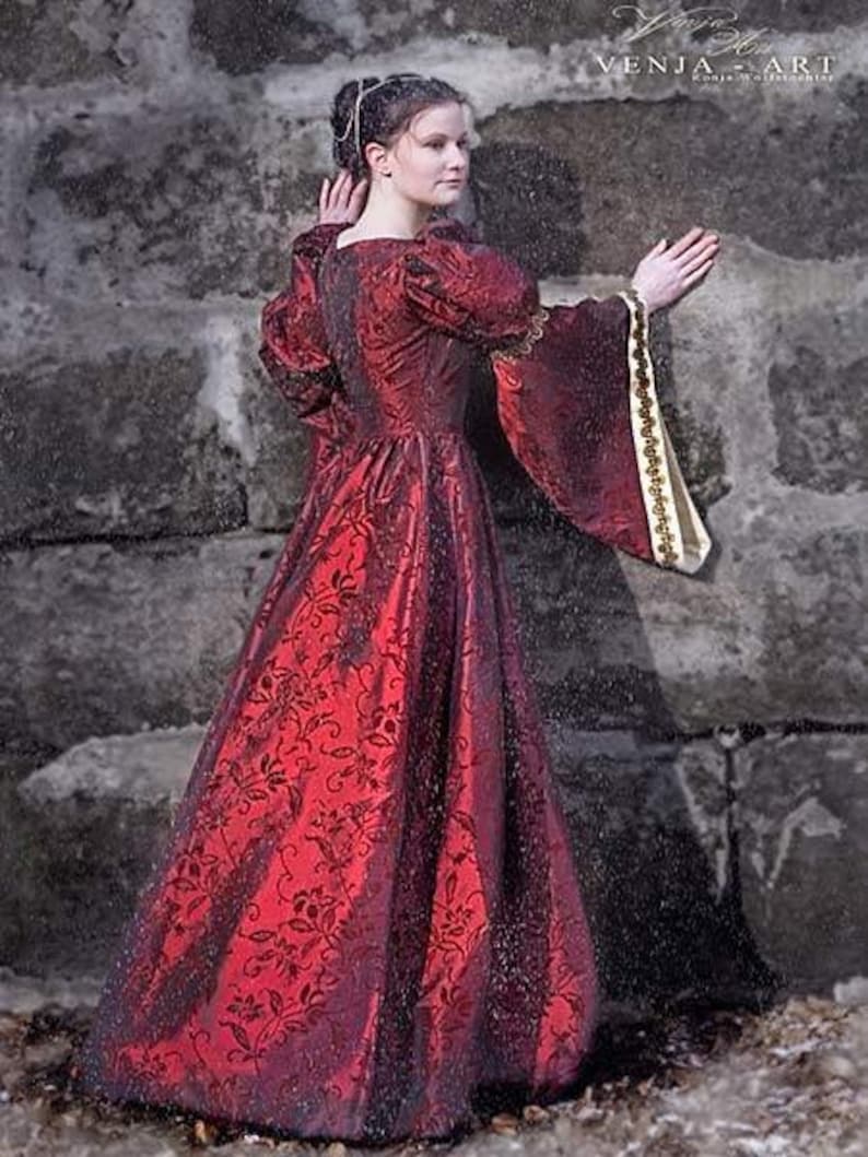 Historic ball gown evening dress Renaissance Red image 3