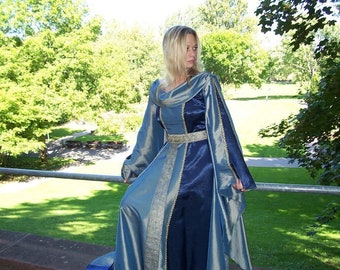 Robe delve médiéval bleue-grise