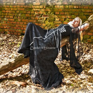 Czarna, gotycka suknia ślubna. zdjęcie 4