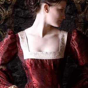 Historic ball gown evening dress Renaissance Red image 4