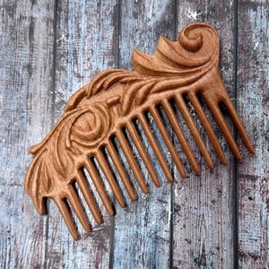 Handmade wooden comb with carving for women / Wide Tooth Comb mom gift oak wood