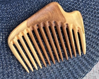 Peine de madera hecho a mano con mariposa tallada. Peine de dientes anchos/peine desenredante.