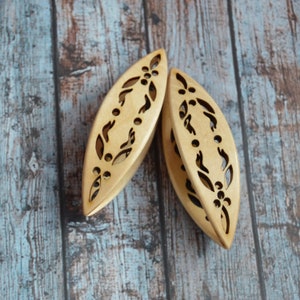 Tatting Shuttle handmade with wood carving Frivolite Navette Tatting Tool  tatting jewellery