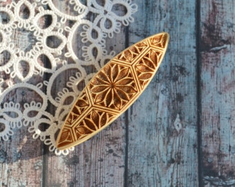 Handmade wood tatting shuttle with carving flowers 3D surface floral ornament