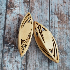 Tatting Shuttle handmade with wood carving Frivolite Navette Tatting Tool  tatting jewellery