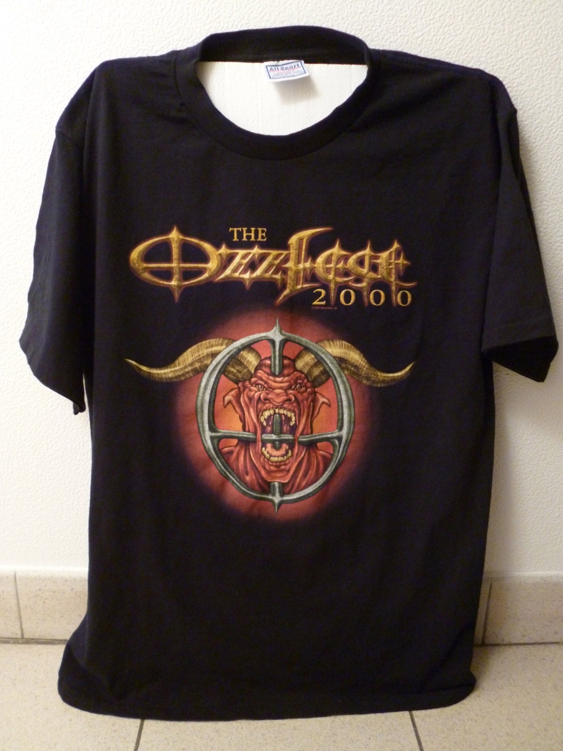 Ozzy Osbourne « Ozzfest 2000 » t.shirt-taille L-Prince des ténèbres Ozzy Osbourne « Ozzfest 2000 » L-Prince t.shirt-taille L-Prince 2000 » des ténèbres e672cc