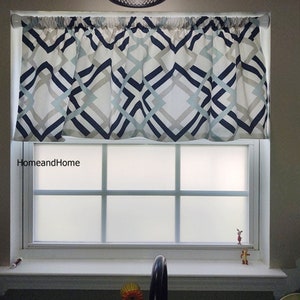 Cortinas Valance Cafe Winston Premier Navy Alcachofra Sage Taupe Cinza Branco Valance Topper Janela Valance Tratamento de janela. Saia de cozinha
