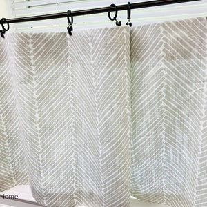 Licht Taupe Cafe gordijnen Licht Ecru Cafe gordijnen Slub canvas linnen look Taupe volant. Ecru Volant Keukenvolant