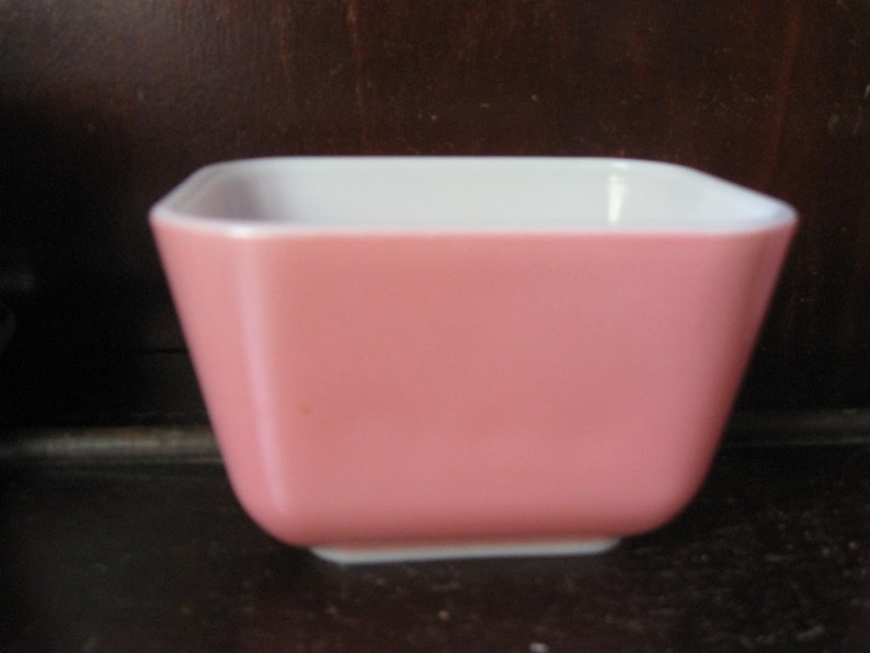 Vintage Flamingo Pink Refridgerator Dish Set With Lids Three Dishes With Glass Lids Clean