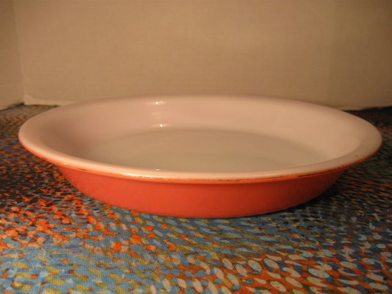 #209 Pyrex Flamingo Pink Pie Plates Pair