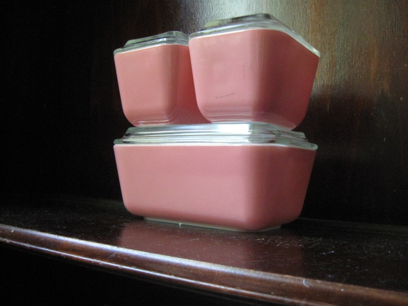 Vintage Flamingo Pink Refridgerator Dish Set With Lids Three Dishes With Glass Lids Clean