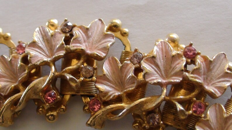 Vintage Unsigned Pink Enamel Leaves Linked Bracelet