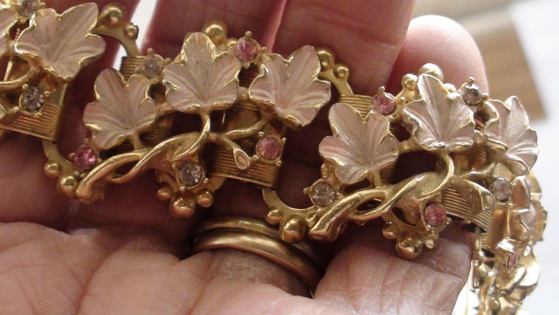 Vintage Unsigned Pink Enamel Leaves Linked Bracelet