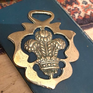 Vintage Horse Brass PRINCE of WALES FEATHERS Collectible Brass Horse Decor Vintage Decor Pub Decor Wall Hanging Plaque English Shire Horse