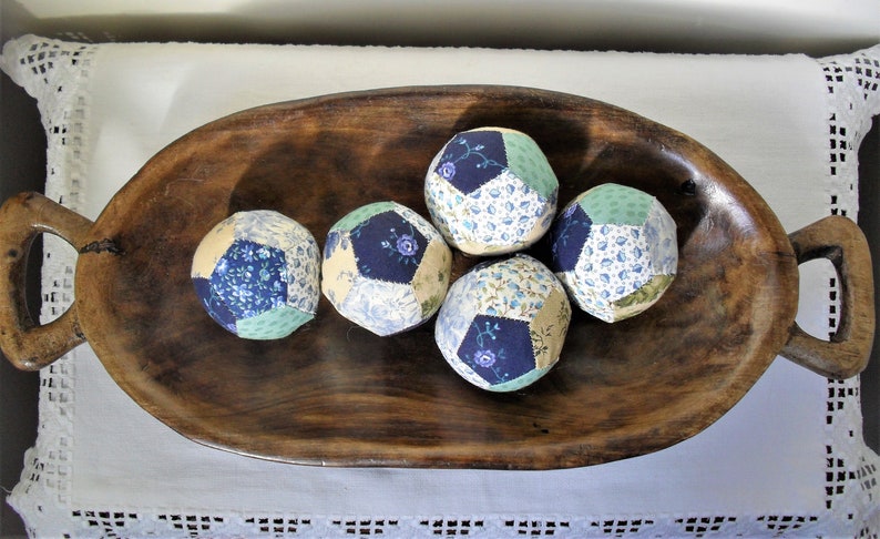 Set SMALL BlueGreen FLORAL Patchwork BALLS Bowl Fillers Handmade Rustic Country Style Home Decor Homespun Fabric Balls x5 Juggling Balls
