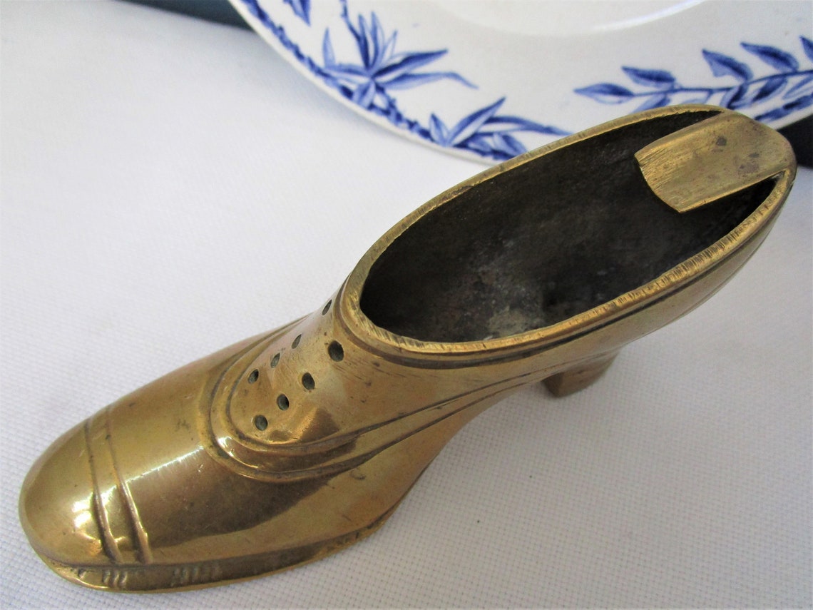 ONE Vintage Brass SHOE Ashtray VICTORIAN Shoe Brass Shoe - Etsy UK