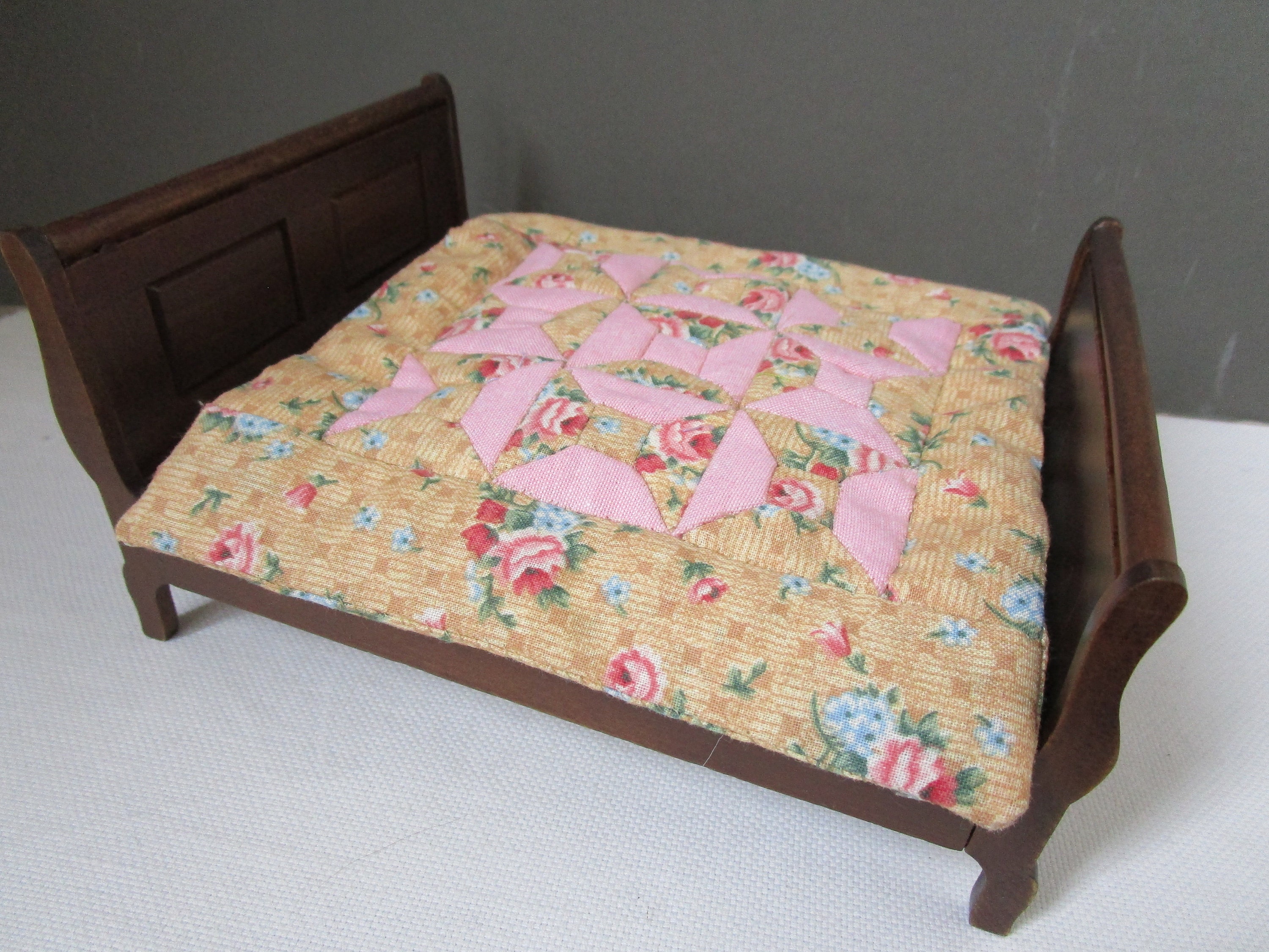 Miniature DOLLHOUSE PATCHWORK QUILT for 1.12 Scale Single Bed Etsy UK