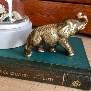 Heavy SOLID Brass Lucky ELEPHANT Vintage Figurine Ornament Metal Paperweight Lucky Charm GIFT Retro 50s/60s Décor Mancave Collectible