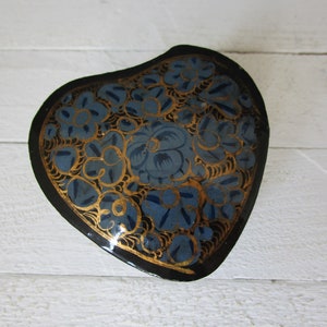 Boho RETRO KASHMIRI Papier Mache Box Ring Box Hand Painted Box  Blue Floral Heart Shaped Made in India Small Box Trinket or Jewellery Box