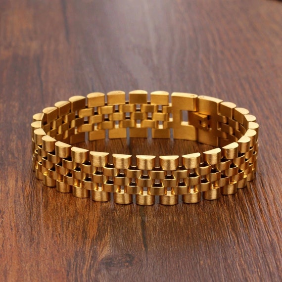 Golden Luxe: Charms Gold Bracelet