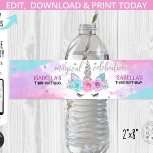K&ouml;nnte beinhalten: Ein bedruckbares Wasserflaschenetikett mit einem Einhorn-Design. Das Etikett ist rosa, blau und silber mit Glitzerakzenten. Der Text auf dem Etikett lautet "magische Feier" und "Isabellinas dritter Geburtstag". Das Etikett ist 2 Zoll mal 8 Zoll gro&szlig;.