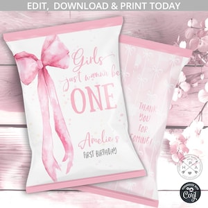 Könnte beinhalten: Rosa-weißer Chipstüte-Favorit mit einer Aquarell-Schleife und dem Text "Girls just wanna be ONE" und "Amelie's First Birthday".