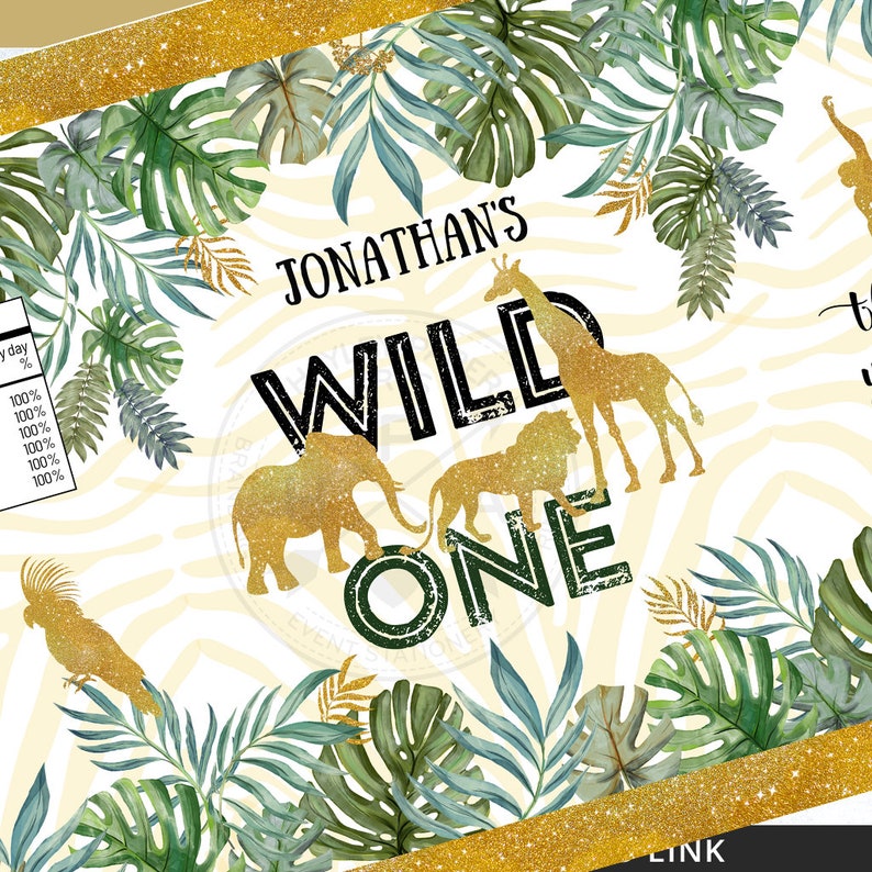 K&ouml;nnte beinhalten: Eine Dschungel-Motto-Einladung zum ersten Geburtstag mit goldenen Glitzerakzenten. Die Einladung zeigt eine goldene Glitzergiraffe, einen L&ouml;wen und einen Elefanten sowie den Text "Jonathan's Wild One".