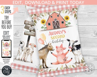 Puede incluir: Un diseño de bolsa de regalo para fiestas imprimible con un patrón de cuadros rosa y blanco, un granero rojo, un cerdo, un caballo, un cordero y una vaca. El texto en la bolsa dice "Audrey's second birthday".
