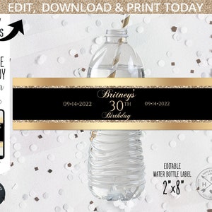 Étiquette de bouteille d'eau, écriture dorée noire et blanche scintillante minimaliste. Anniversaire, fête d'anniversaire de jubilé. Modèle modifiable. 202HPA 12D