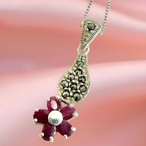 Vintage Ruby Flower Pendant Sterling Silver Necklace 925 Italy - 90s Estate Necklace