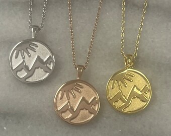 Mountain Pendant Charm Circle Necklace, Silver Mountain Necklace, Gold Mountain Necklace, Mountain Jewelry, Hiking Gift, Camping Gift