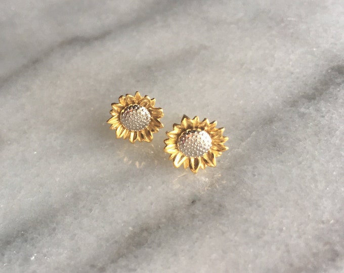 Gold Sunflower Earrings, Sun Flower Earrings, Sunflower Stud Earrings, Custom Flower Earrings, Birthday Gift, Minimalist Flower Earrings