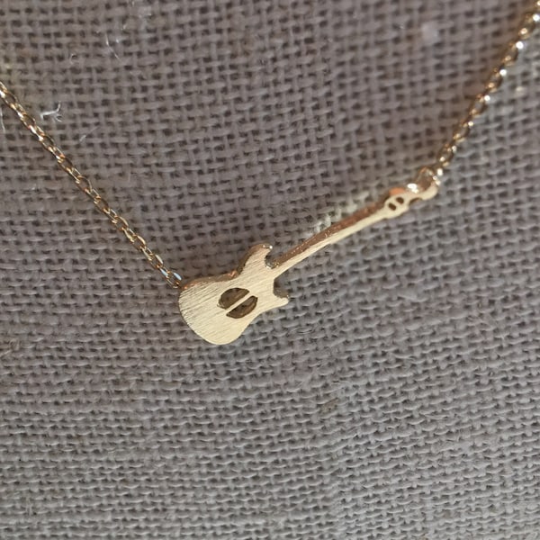 Delicate Gold Guitar Pendant Necklace, Minimalist Guitar Necklace, Rock Roll Necklace, Chic Gold Guitar Necklace for Her, Musician Gift Idea