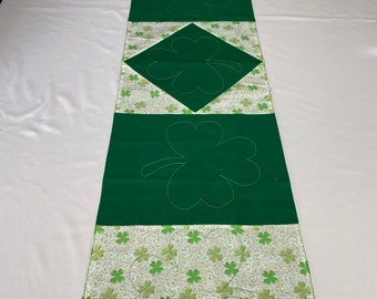 St Patricks Table Runner, St Patricks Table Decor, St Patricks Day Runner, Green and White Runner, St Patricks Table Topper, St Patricks Day