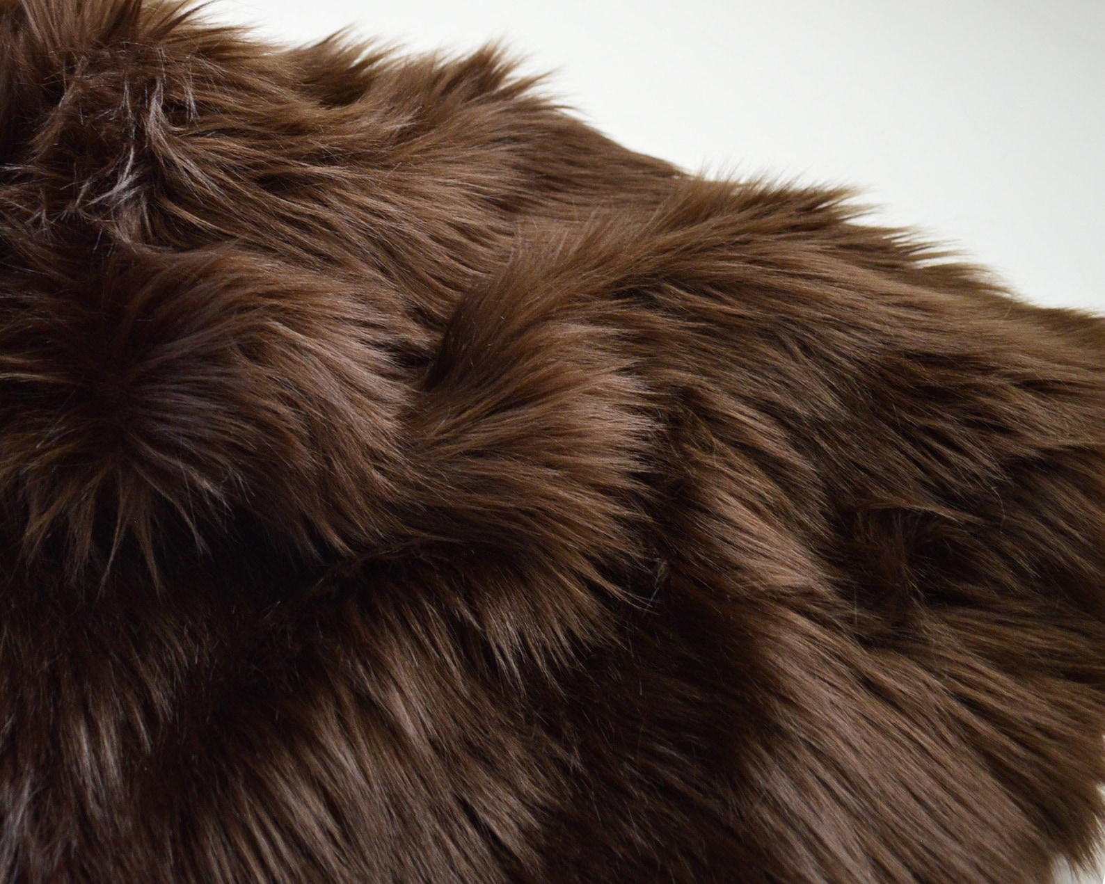 Темно бурый мех. Коричневый мех. brown fur.