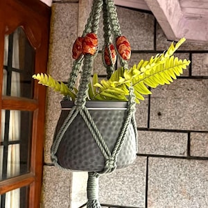 Colgador de macramé para plantas, maceta colgante hecha a mano con cuerda de algodón, decoración bohemia de verano para el hogar, soporte para plantas de interior y exterior, regalo de inauguración de casa, balcón