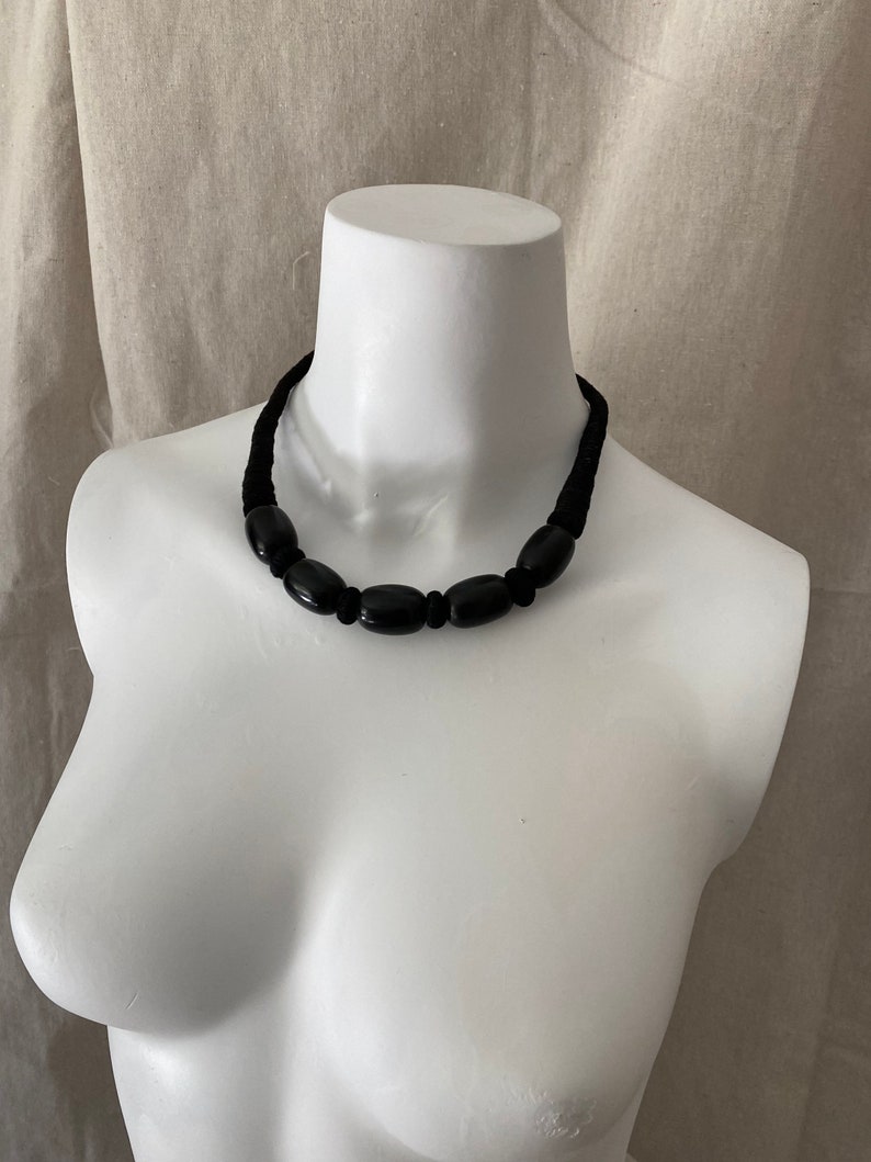 Chunky big bead choker necklace