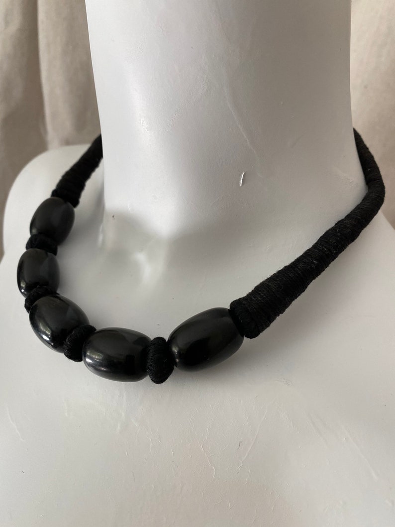 Chunky big bead choker necklace