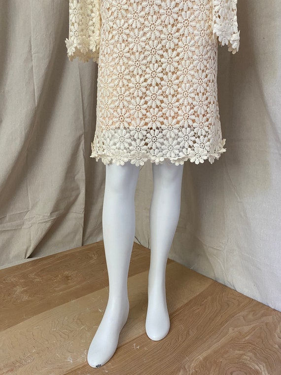 60s daisy bell sleeved dress