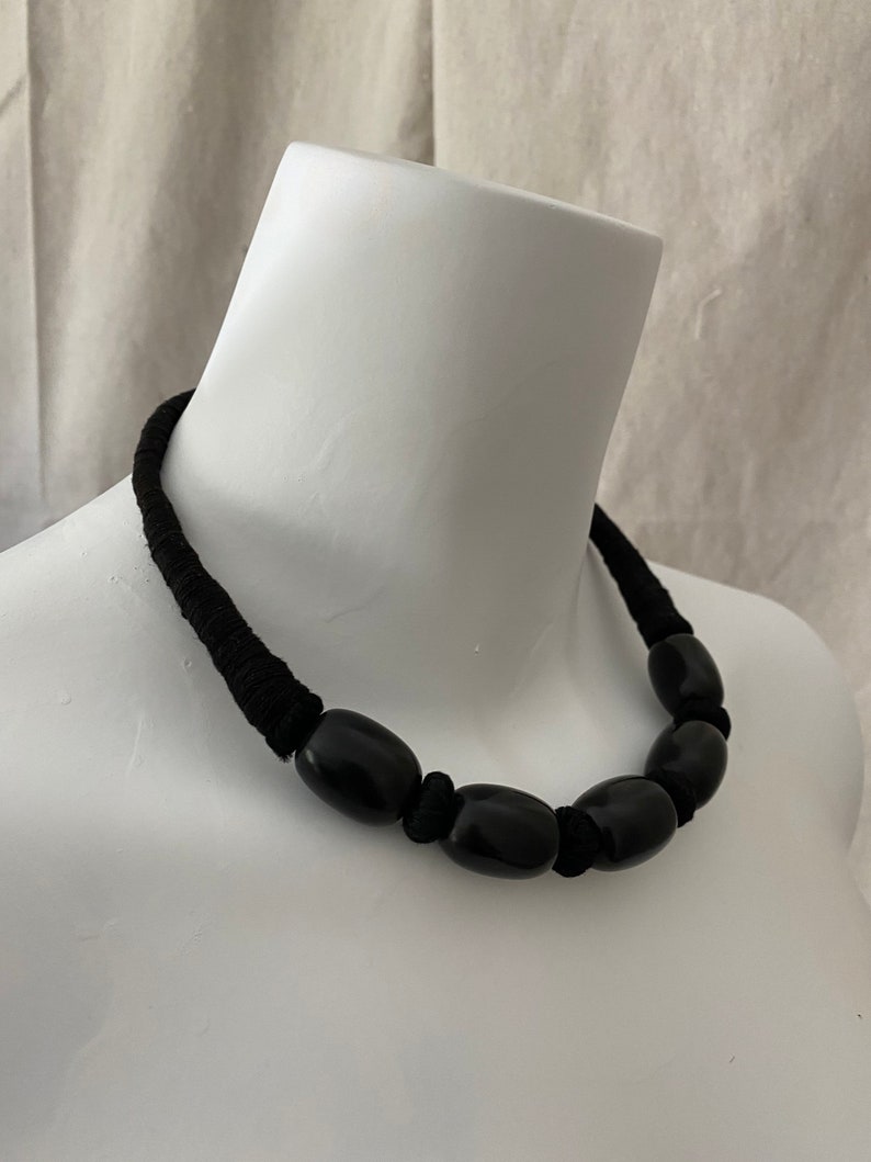 Chunky big bead choker necklace