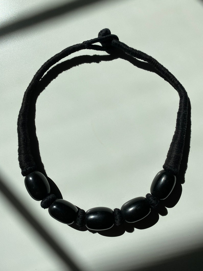Chunky big bead choker necklace