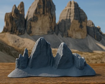 Modelo 3D de los Tres Picos: Dolomitas, miniatura de PLA: un recuerdo moderno del Tirol del Sur.
