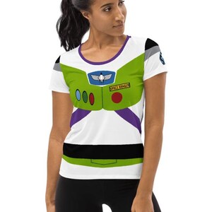 Frauen Buzz inspiriertes ATHLETISCHES Shirt