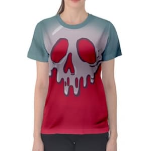 Puede incluir: Una camiseta roja, blanca y gris con un gráfico de calavera que gotea. La calavera tiene ojos rojos y un contorno blanco que gotea.