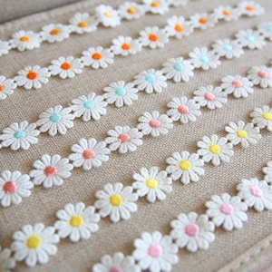 Daisy trim, Flower lace trim, Daisy ribbon, Embroidered lace trim, Sunflower trim, sold by yard.